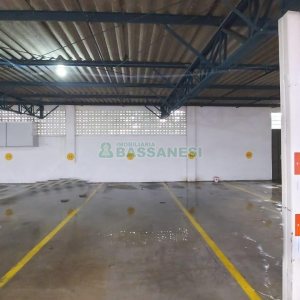 Apartamento com 78m², 2 dormitórios, 2 vagas, no bairro Centro em Caxias do Sul para Comprar