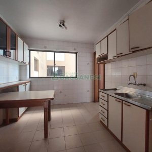 Apartamento com 115m², 3 dormitórios, 1 vaga, no bairro Lourdes em Caxias do Sul para Alugar