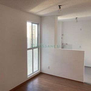 Apartamento com 47m², 2 dormitórios, 1 vaga, no bairro Desvio Rizzo em Caxias do Sul para Alugar