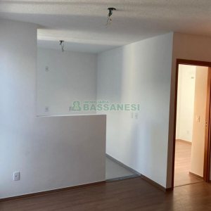 Apartamento com 47m², 2 dormitórios, 1 vaga, no bairro Desvio Rizzo em Caxias do Sul para Alugar