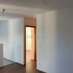 Apartamento com 47m², 2 dormitórios, 1 vaga, no bairro Desvio Rizzo em Caxias do Sul para Alugar