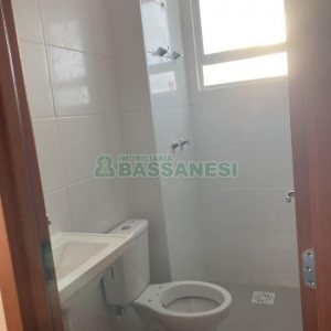 Apartamento com 47m², 2 dormitórios, 1 vaga, no bairro Desvio Rizzo em Caxias do Sul para Alugar