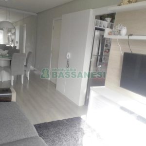 Apartamento com 70m², 2 dormitórios, 2 vagas, no bairro São José em Caxias do Sul para Comprar