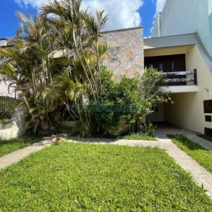 Casa com 200m², 4 dormitórios, 1 vaga, no bairro Nossa Senhora de Lourdes em Caxias do Sul para Comprar