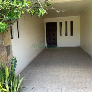 Casa com 200m², 4 dormitórios, 1 vaga, no bairro Nossa Senhora de Lourdes em Caxias do Sul para Comprar