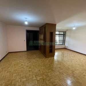 Casa com 200m², 4 dormitórios, 1 vaga, no bairro Nossa Senhora de Lourdes em Caxias do Sul para Comprar