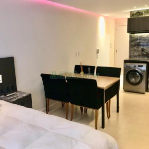 Apto Mobiliado com 30m², 1 dormitório, 1 vaga, no bairro Petrópolis em Caxias do Sul para Alugar