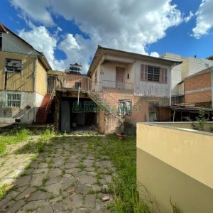 Terreno com 680m², no bairro Nossa Senhora de Lourdes em Caxias do Sul para Comprar