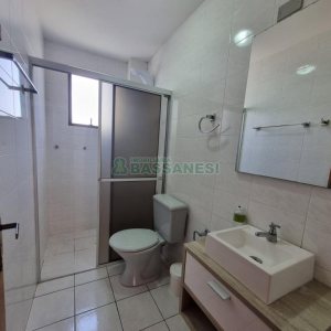 Apto Mobiliado com 68m², 2 dormitórios, 1 vaga, no bairro Centro em Caxias do Sul para Alugar