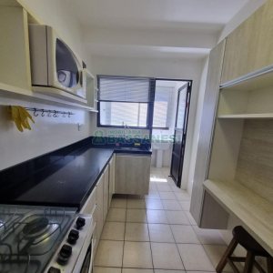 Apto Mobiliado com 68m², 2 dormitórios, 1 vaga, no bairro Centro em Caxias do Sul para Alugar