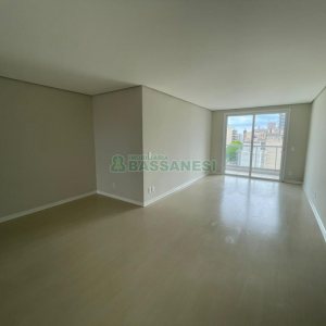 Apartamento com 120m², 3 dormitórios, 2 vagas, no bairro Exposição em Caxias do Sul para Comprar