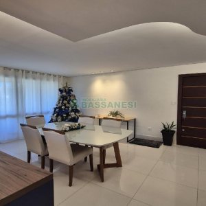 Apto Mobiliado com 160m², 3 dormitórios, 2 vagas, no bairro São Pelegrino em Caxias do Sul para Alugar