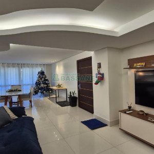 Apto Mobiliado com 160m², 3 dormitórios, 2 vagas, no bairro São Pelegrino em Caxias do Sul para Alugar