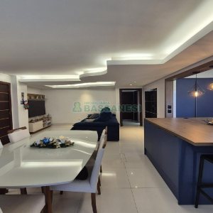 Apto Mobiliado com 160m², 3 dormitórios, 2 vagas, no bairro São Pelegrino em Caxias do Sul para Alugar