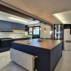 Apto Mobiliado com 160m², 3 dormitórios, 2 vagas, no bairro São Pelegrino em Caxias do Sul para Alugar