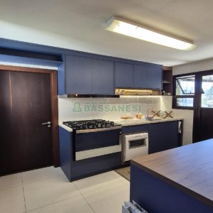 Apto Mobiliado com 160m², 3 dormitórios, 2 vagas, no bairro São Pelegrino em Caxias do Sul para Alugar