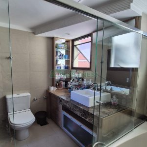 Apto Mobiliado com 160m², 3 dormitórios, 2 vagas, no bairro São Pelegrino em Caxias do Sul para Alugar