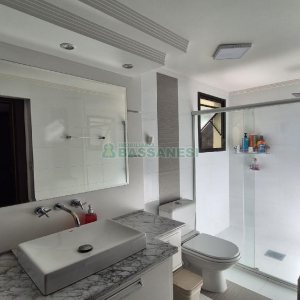 Apto Mobiliado com 160m², 3 dormitórios, 2 vagas, no bairro São Pelegrino em Caxias do Sul para Alugar