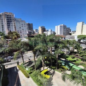 Apto Mobiliado com 160m², 3 dormitórios, 2 vagas, no bairro São Pelegrino em Caxias do Sul para Alugar