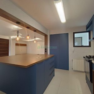 Apto Mobiliado com 160m², 3 dormitórios, 2 vagas, no bairro São Pelegrino em Caxias do Sul para Alugar