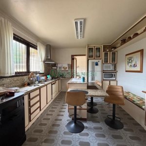 Casa com 383m², 4 dormitórios, 2 vagas, no bairro Bela Vista em Caxias do Sul para Comprar