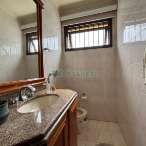 Casa com 383m², 4 dormitórios, 2 vagas, no bairro Bela Vista em Caxias do Sul para Comprar