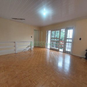 Casa com 90m², 2 dormitórios, 2 vagas, no bairro Santa Corona em Caxias do Sul para Alugar