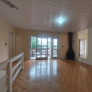 Casa com 90m², 2 dormitórios, 2 vagas, no bairro Santa Corona em Caxias do Sul para Alugar