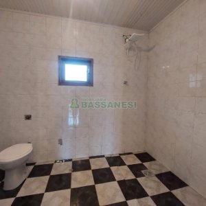 Casa com 90m², 2 dormitórios, 2 vagas, no bairro Santa Corona em Caxias do Sul para Alugar