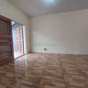 Casa com 90m², 2 dormitórios, 2 vagas, no bairro Santa Corona em Caxias do Sul para Alugar