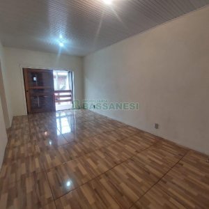 Casa com 90m², 2 dormitórios, 2 vagas, no bairro Santa Corona em Caxias do Sul para Alugar