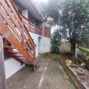 Casa com 90m², 2 dormitórios, 2 vagas, no bairro Santa Corona em Caxias do Sul para Alugar