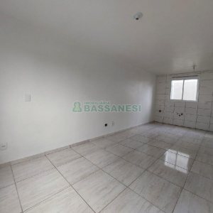 Sobrado com 82m², 2 dormitórios, 1 vaga, no bairro Nossa Senhora do Rosário em Caxias do Sul para Comprar