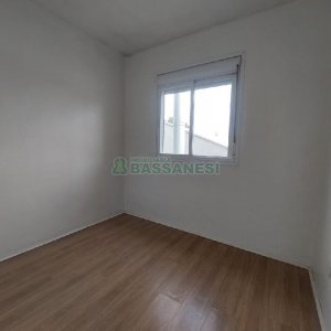 Sobrado com 82m², 2 dormitórios, 1 vaga, no bairro Nossa Senhora do Rosário em Caxias do Sul para Comprar