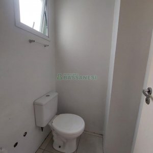 Sobrado com 82m², 2 dormitórios, 1 vaga, no bairro Nossa Senhora do Rosário em Caxias do Sul para Comprar