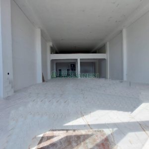 Loja com 500m², 6 vagas, no bairro Medianeira em Caxias do Sul para Alugar