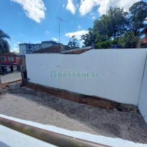 Loja com 500m², 6 vagas, no bairro Medianeira em Caxias do Sul para Alugar