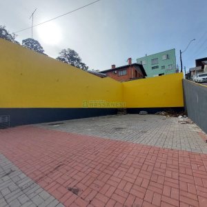 Loja com 500m², 6 vagas, no bairro Medianeira em Caxias do Sul para Alugar