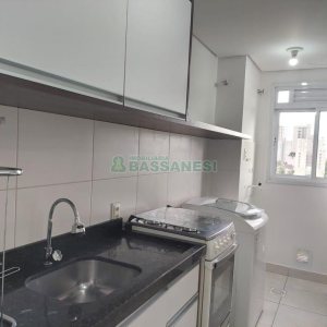 Apto Mobiliado com 37m², 1 dormitório, 1 vaga, no bairro Petrópolis em Caxias do Sul para Comprar