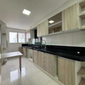 Apartamento com 120m², 3 dormitórios, 2 vagas, no bairro Madureira em Caxias do Sul para Alugar