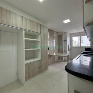 Apartamento com 120m², 3 dormitórios, 2 vagas, no bairro Madureira em Caxias do Sul para Alugar