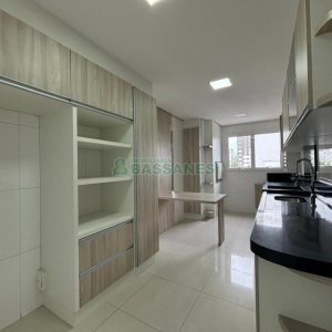 Apartamento com 120m², 3 dormitórios, 2 vagas, no bairro Madureira em Caxias do Sul para Alugar