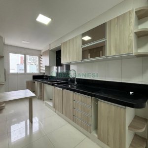 Apartamento com 120m², 3 dormitórios, 2 vagas, no bairro Madureira em Caxias do Sul para Alugar
