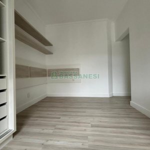 Apartamento com 120m², 3 dormitórios, 2 vagas, no bairro Madureira em Caxias do Sul para Alugar
