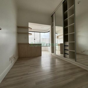 Apartamento com 120m², 3 dormitórios, 2 vagas, no bairro Madureira em Caxias do Sul para Alugar