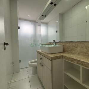 Apartamento com 120m², 3 dormitórios, 2 vagas, no bairro Madureira em Caxias do Sul para Alugar