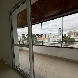 Apartamento com 120m², 3 dormitórios, 2 vagas, no bairro Madureira em Caxias do Sul para Alugar