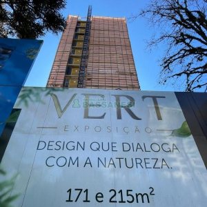 Apartamento com 215m², 3 dormitórios, 2 vagas, no bairro Exposição em Caxias do Sul para Comprar