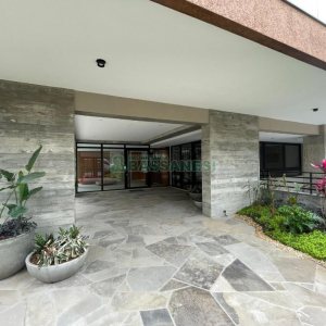 Apartamento com 266m², 3 dormitórios, 2 vagas, no bairro Exposição em Caxias do Sul para Comprar