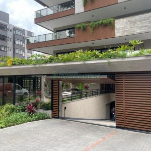Apartamento com 241m², 3 dormitórios, 2 vagas, no bairro Exposição em Caxias do Sul para Comprar